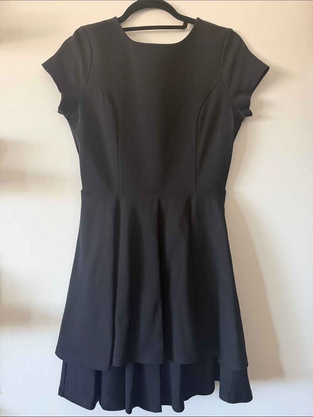 Windsor|Structured Classic Black Cap Sleeve Fit-and-Flare Dress|Large-runs M|EUC